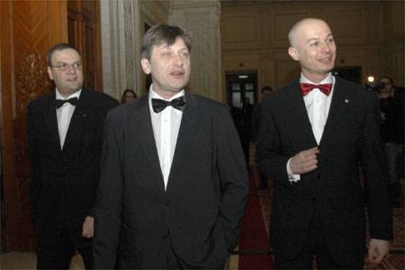 Vizsgálóbizottság előtt az államfő