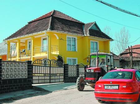 Üres luxusvillák falva