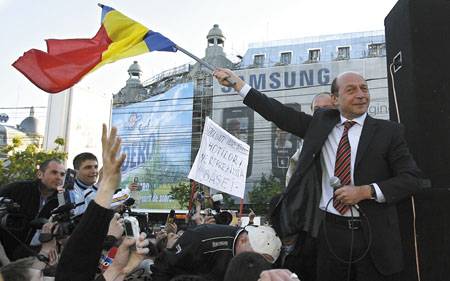 Traian Bãsescu: visszajövök!