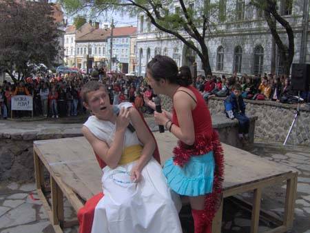 Kampányolnak a diákpolgármester-jelöltek Székelyudvarhelyen