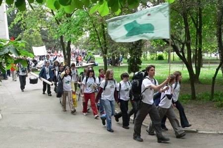 Diáknapok: lepkézés és fejvadászat