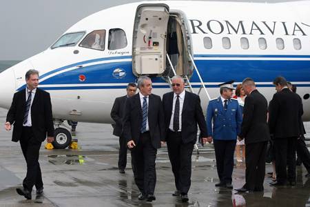 A Bechtel körmére néz Tãriceanu