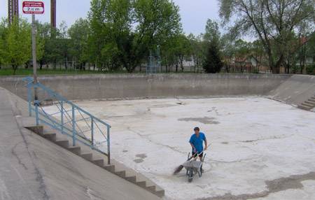 Téli–nyári strandot szeretnének