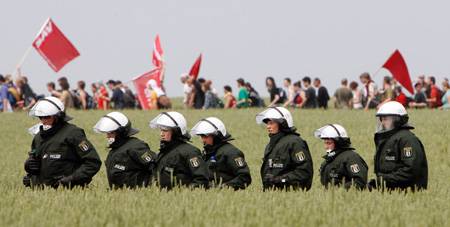 G8: derűlátás és blokádok