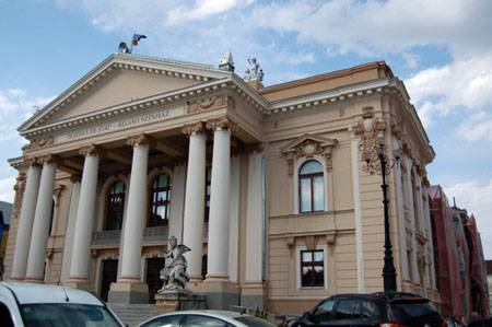Szeptembertől zár a teátrum