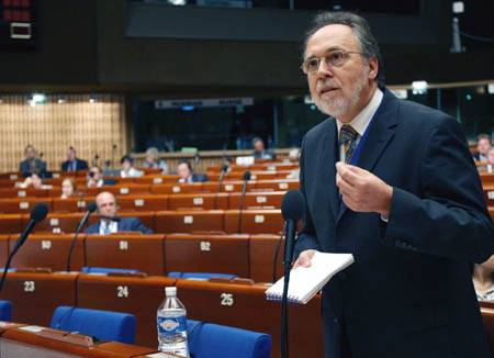 Tiltakoznak a románok