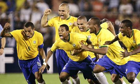 Brazília az első döntős