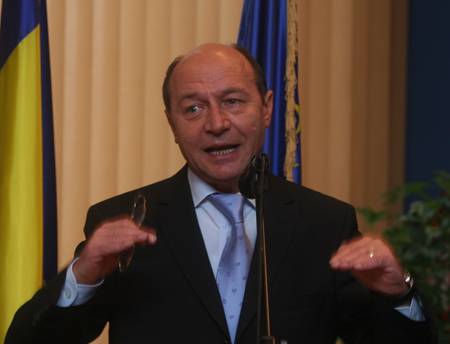 Elutasítják Băsescu javaslatát