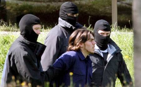 Terroristák rendőrkézen