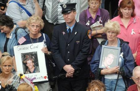 Gyász és választási kampány