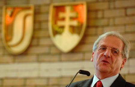 Szlovák bírálat Sólyomnak