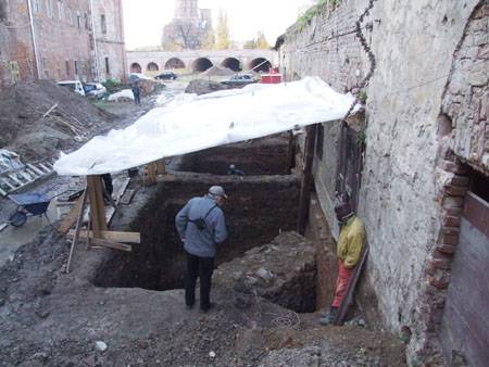 Toronykápolnára bukkantak a várban 