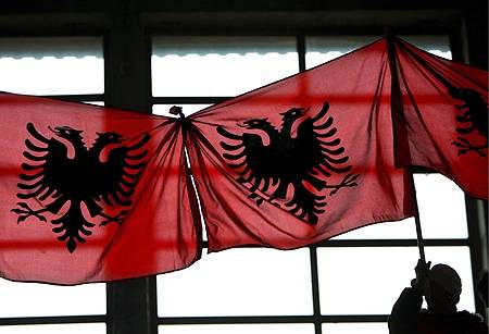 Óvatosságra intenek