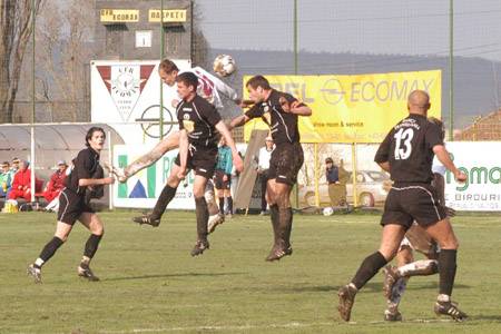 Végletek rangadója