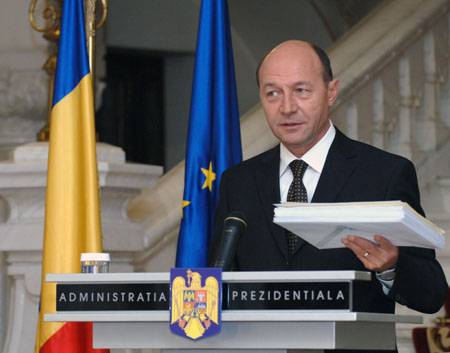 Ismét Traian Băsescu győzött