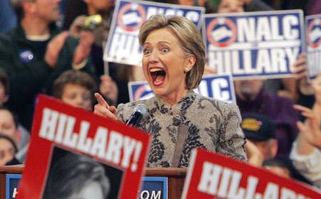 „Feltámadt” Hillary Clinton