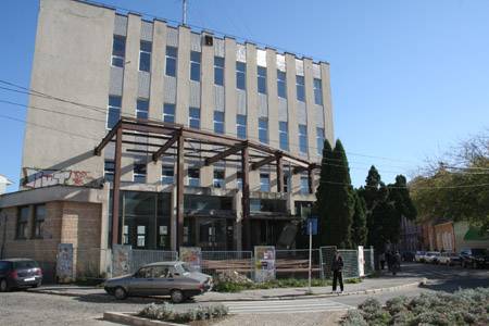 Székhelycserét terveznek