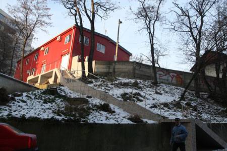 Új épület, régi székhely