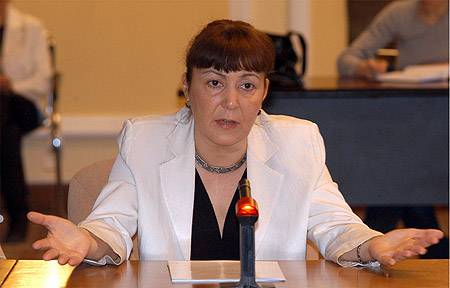 Következik Macovei?