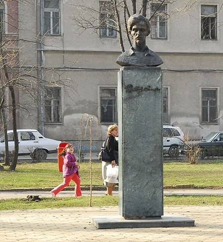Társaságot kap Petőfi Sándor?