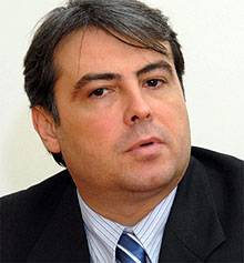 Bukarest közvetíteni szeretne