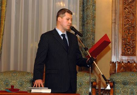 Ügyvéd került a tárca élére