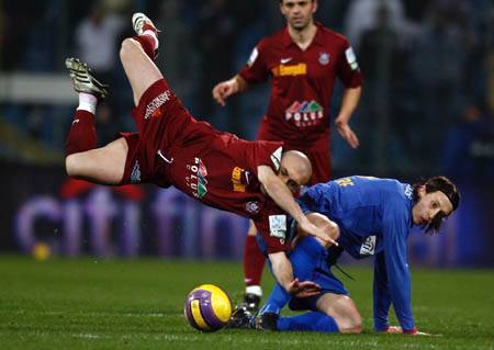 Néma síp, elmaradt „ébredés”