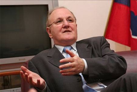 Caplovic ünnepli a nyelvi chartát