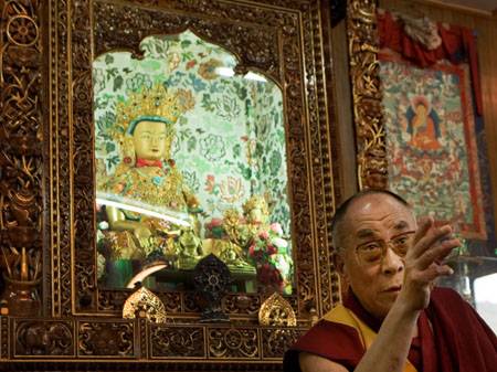 A tibeti erőszak miatt kész lemondani a dalai láma