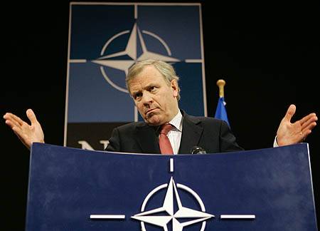 Autonómia a NATO-tól?