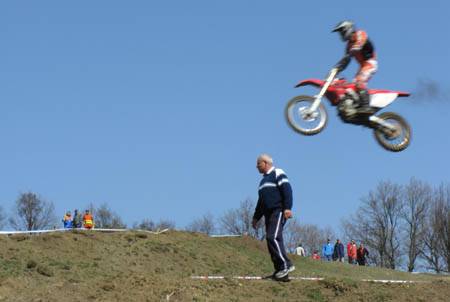 Ördöglovasok két keréken