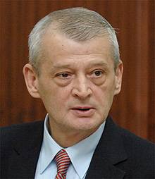 Mégis indul Oprescu