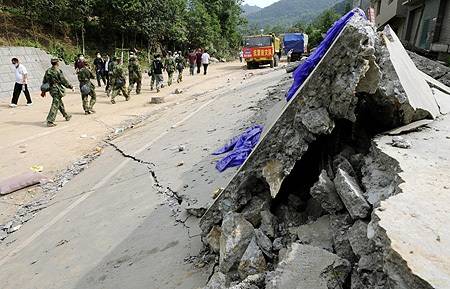 Kína: ötvenezer halott?