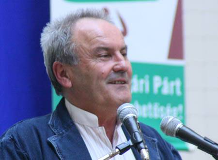 A közpénzek elköltését ellenőrizné 