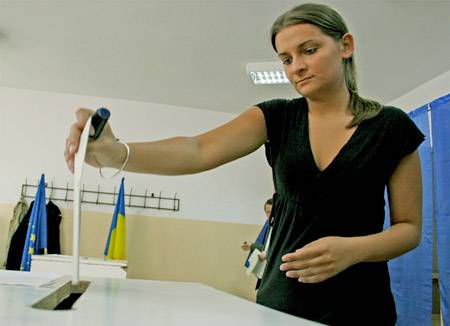 Botrányok urnazárás előtt és után