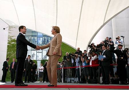 Berlinben tárgyalt az orosz elnök