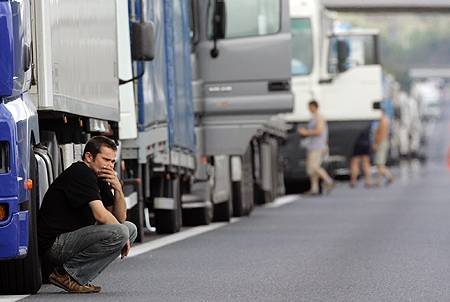 Kamionsztrájk a magas üzemanyagárak miatt 