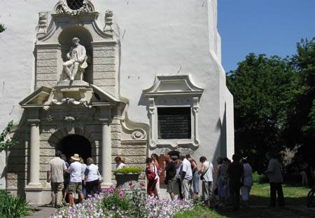 Későn és korán érkezőknek