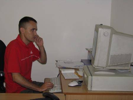 Minden úton szállítanak