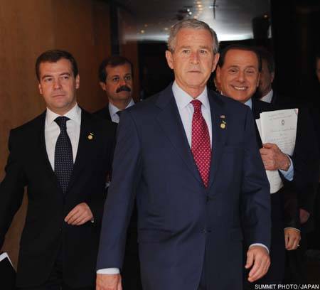 Bush elégedett a G8 tárgyalásaival