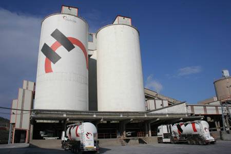A Holcim élre tör