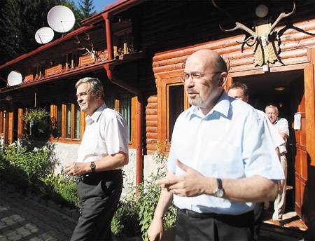 TUSVÁNYOS: Egy hét a megegyezésre