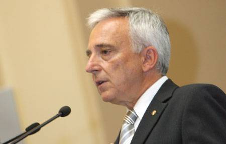 Isărescu: túlfűtött a gazdaság