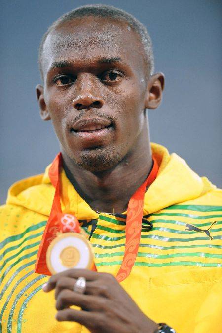 Bolt világcsúcsot „lépegetve” nyert 100 méteren