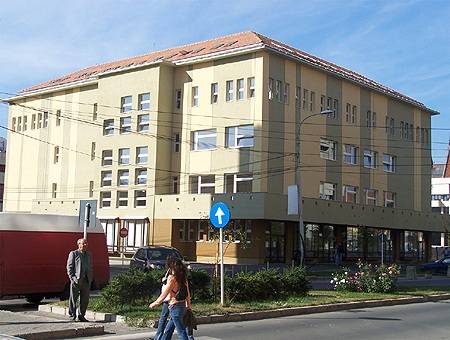 Új épület, új gondok