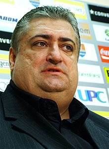 Poli-ügy: szidalmak és utcai harcok