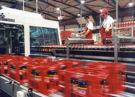 Bezár a Coca-Cola egyik üzeme