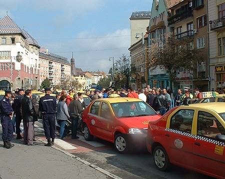 Taxisblokád Vásárhely főterén
