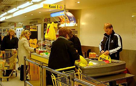 Ostrom alatt az izlandi boltok