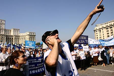 Alkotmányos a béremelés